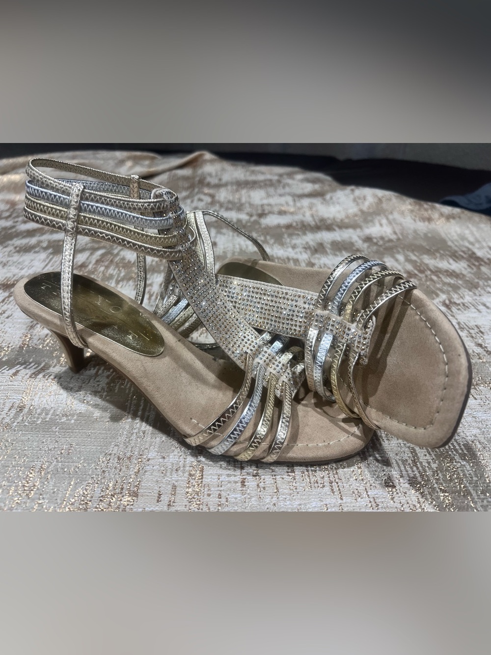 New York Transit Silver Rhinestone Strappy Ankle Strap Sandals Women’s 7